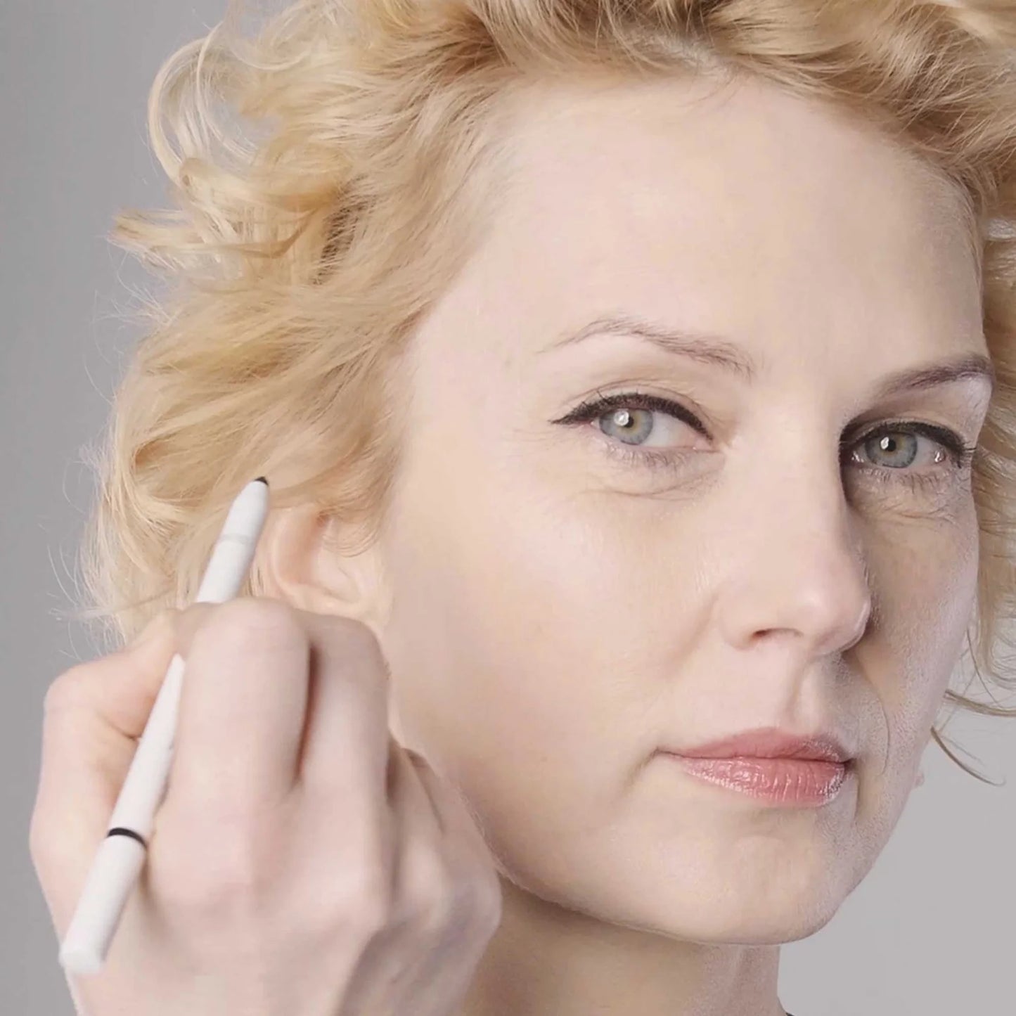 Eyeliner creion- rezistent la apa